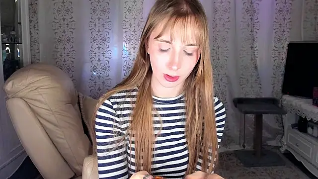 AprilHilll online show from January 2025 05:00:01 AM