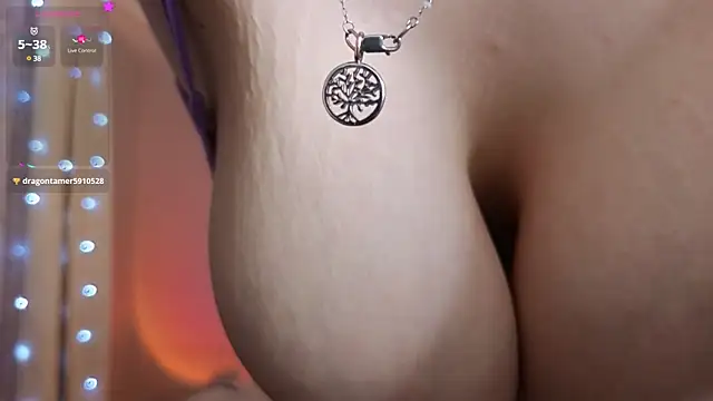 Snapshot of christy_memeow chatting on January 2025 09:37:01 PM christy memeow online show from January 2025 09:37:01 PM