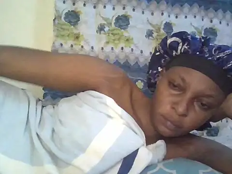 Midnight Clique  online show from November 2025 09:28:01 PM