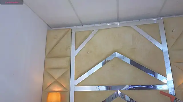 Tiphani walker  online show from November 2025 11:15:01 PM