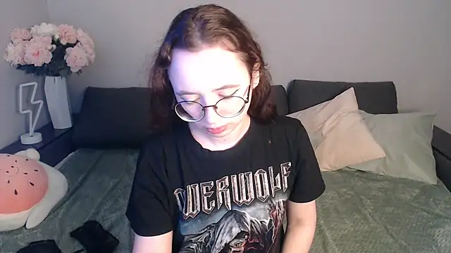 Snapshot of Mini_Diva chatting on January 2025 09:12:01 AM Mini Diva online show from January 2025 09:12:01 AM