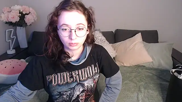 Snapshot of Mini_Diva chatting on February 2025 09:07:01 AM Mini Diva online show from February 2025 09:07:01 AM