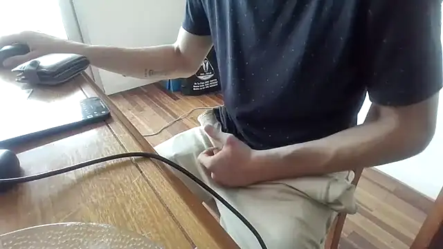 Snapshot of nicolaaaaas chatting on February 2025 09:58:02 PM nicolaaaaas online show from February 2025 09:58:02 PM