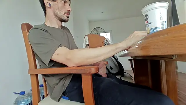 Snapshot of nicolaaaaas chatting on March 2025 06:19:02 PM nicolaaaaas online show from March 2025 06:19:02 PM