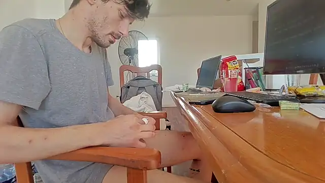 Snapshot of nicolaaaaas chatting on March 2025 12:56:02 PM nicolaaaaas online show from March 2025 12:56:02 PM