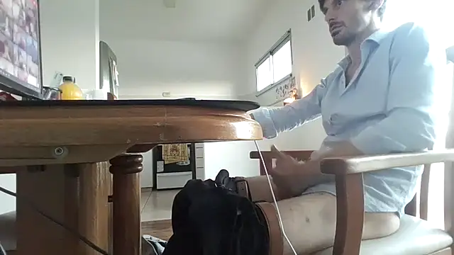 Snapshot of nicolaaaaas chatting on March 2025 10:05:01 PM nicolaaaaas online show from March 2025 10:05:01 PM