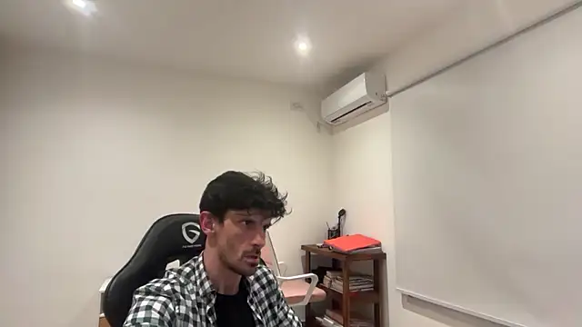 Snapshot of nicolaaaaas chatting on October 2025 06:22:02 AM nicolaaaaas online show from October 2025 06:22:02 AM