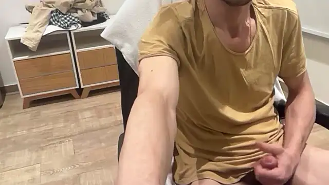 Snapshot of nicolaaaaas chatting on October 2025 06:44:02 AM nicolaaaaas online show from October 2025 06:44:02 AM