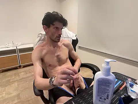 Snapshot of nicolaaaaas chatting on October 2025 04:44:01 AM nicolaaaaas online show from October 2025 04:44:01 AM