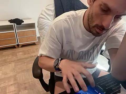 Snapshot of nicolaaaaas chatting on October 2025 02:50:01 PM nicolaaaaas online show from October 2025 02:50:01 PM