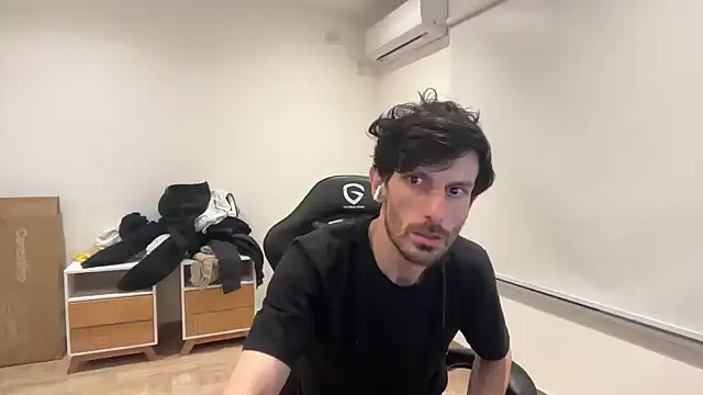 Snapshot of nicolaaaaas chatting on October 2025 02:23:02 AM nicolaaaaas online show from October 2025 02:23:02 AM