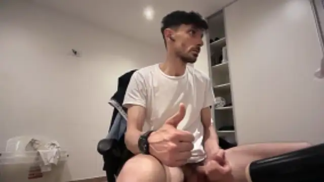 Snapshot of nicolaaaaas chatting on November 2025 12:31:01 AM nicolaaaaas online show from November 2025 12:31:01 AM