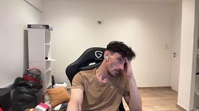 Snapshot of nicolaaaaas chatting on November 2025 10:56:01 PM nicolaaaaas online show from November 2025 10:56:01 PM