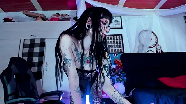 bathory vamps online show from April 2026 07:51:02 PM