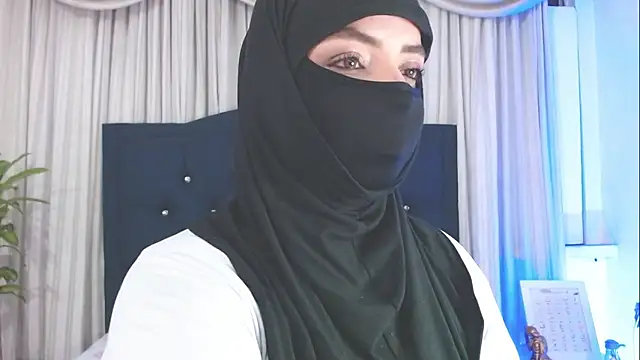 Uzra hayed online show from February 2025 10:39:02 PM