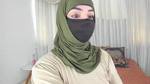 Snapshot of Uzra_hayed chatting on April 2026 01:58:02 PM Uzra hayed online show from April 2026 01:58:02 PM