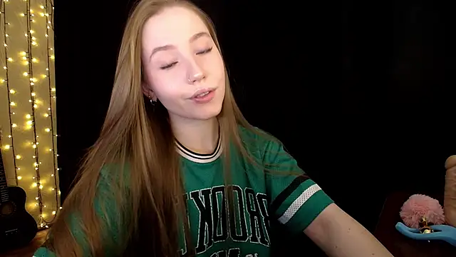 Snapshot of SindiWatsoon chatting on December 2025 12:25:02 PM SindiWatsoon online show from December 2025 12:25:02 PM