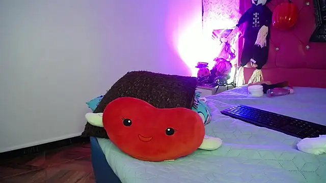 Snapshot of luly_pink chatting on October 2025 11:07:01 AM luly pink online show from October 2025 11:07:01 AM