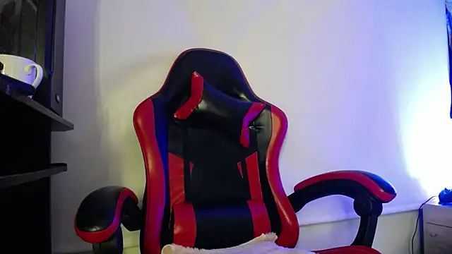 Snapshot of luly_pink chatting on November 2025 04:01:02 AM luly pink online show from November 2025 04:01:02 AM