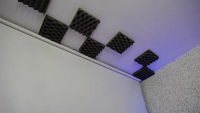 Snapshot of luly_pink chatting on November 2025 04:01:02 AM luly pink online show from November 2025 04:01:02 AM