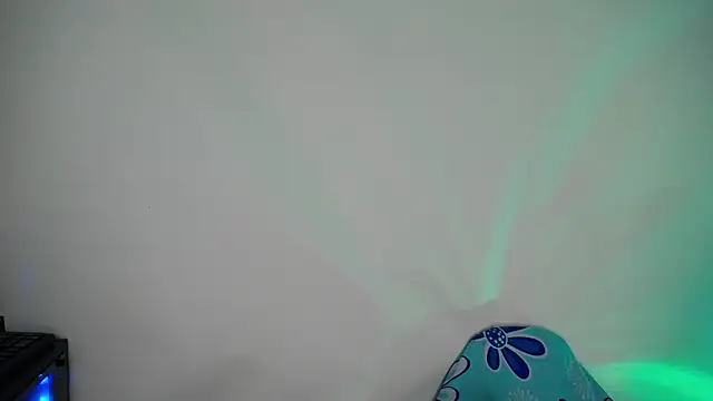 Snapshot of luly_pink chatting on November 2025 04:03:02 AM luly pink online show from November 2025 04:03:02 AM