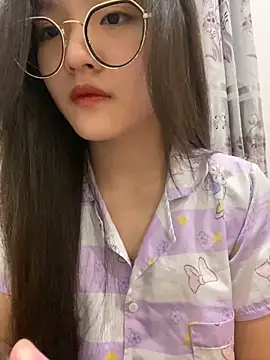 Snapshot of Krixxi22 chatting on December 2024 11:47:01 AM Krixxi22 online show from December 2024 11:47:01 AM