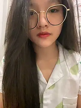 Snapshot of Krixxi22 chatting on December 2024 01:39:01 PM Krixxi22 online show from December 2024 01:39:01 PM