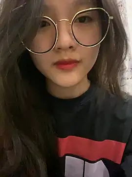 Snapshot of Krixxi22 chatting on January 2025 03:19:01 PM Krixxi22 online show from January 2025 03:19:01 PM