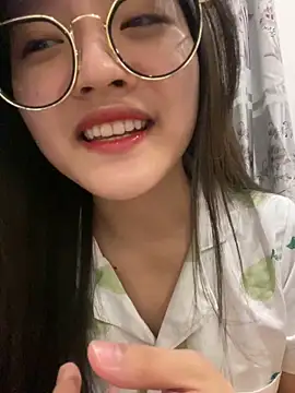 Snapshot of Krixxi22 chatting on January 2025 02:03:01 PM Krixxi22 online show from January 2025 02:03:01 PM