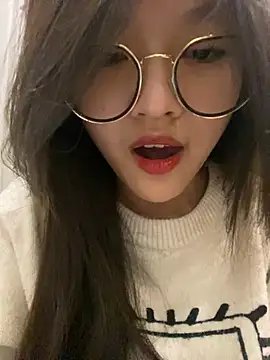 Snapshot of Krixxi22 chatting on January 2025 02:45:01 PM Krixxi22 online show from January 2025 02:45:01 PM