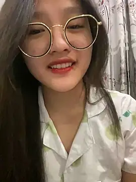 Snapshot of Krixxi22 chatting on January 2025 03:24:01 PM Krixxi22 online show from January 2025 03:24:01 PM