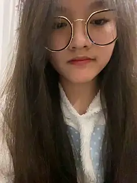 Snapshot of Krixxi22 chatting on January 2025 03:53:02 PM Krixxi22 online show from January 2025 03:53:02 PM