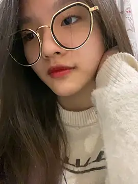 Snapshot of Krixxi22 chatting on February 2025 02:59:01 PM Krixxi22 online show from February 2025 02:59:01 PM