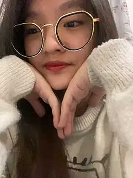 Snapshot of Krixxi22 chatting on February 2025 03:29:01 PM Krixxi22 online show from February 2025 03:29:01 PM