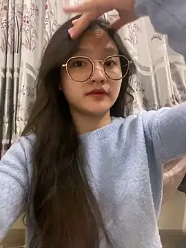 Snapshot of Krixxi22 chatting on February 2025 03:05:01 PM Krixxi22 online show from February 2025 03:05:01 PM