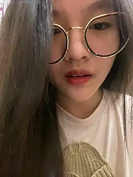 Snapshot of Krixxi22 chatting on February 2025 03:14:01 PM Krixxi22 online show from February 2025 03:14:01 PM