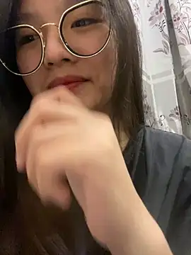 Snapshot of Krixxi22 chatting on February 2025 03:43:02 PM Krixxi22 online show from February 2025 03:43:02 PM