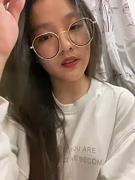 Snapshot of Krixxi22 chatting on March 2025 03:09:02 PM Krixxi22 online show from March 2025 03:09:02 PM