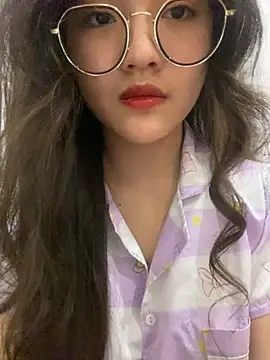 Snapshot of Krixxi22 chatting on March 2025 02:32:01 PM Krixxi22 online show from March 2025 02:32:01 PM