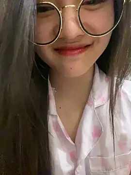 Snapshot of Krixxi22 chatting on March 2025 03:05:02 PM Krixxi22 online show from March 2025 03:05:02 PM