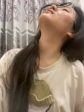 Snapshot of Krixxi22 chatting on March 2025 03:28:01 PM Krixxi22 online show from March 2025 03:28:01 PM