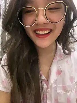 Snapshot of Krixxi22 chatting on March 2025 02:12:01 PM Krixxi22 online show from March 2025 02:12:01 PM