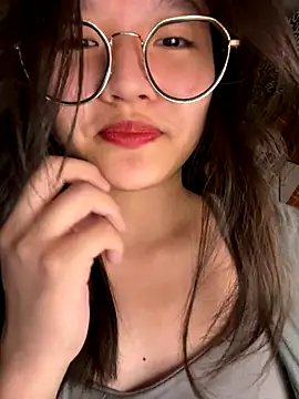 Snapshot of Krixxi22 chatting on September 2025 03:22:02 PM Krixxi22 online show from September 2025 03:22:02 PM