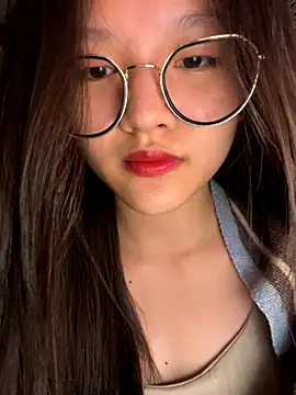 Snapshot of Krixxi22 chatting on October 2025 02:34:01 PM Krixxi22 online show from October 2025 02:34:01 PM