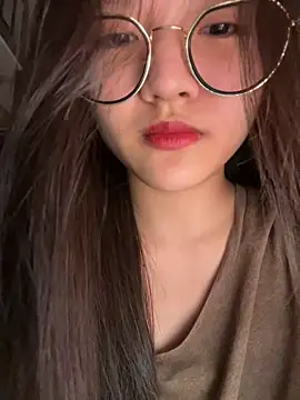 Snapshot of Krixxi22 chatting on October 2025 02:47:01 PM Krixxi22 online show from October 2025 02:47:01 PM