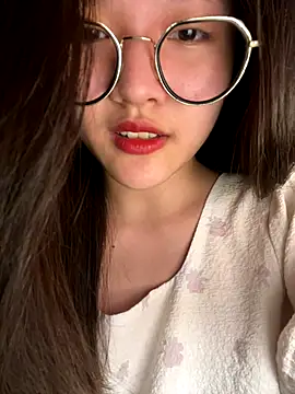 Snapshot of Krixxi22 chatting on October 2025 02:14:02 PM Krixxi22 online show from October 2025 02:14:02 PM