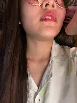 Snapshot of Krixxi22 chatting on October 2025 02:51:02 PM Krixxi22 online show from October 2025 02:51:02 PM