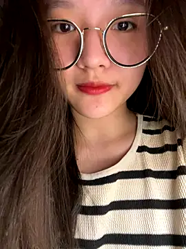 Snapshot of Krixxi22 chatting on November 2025 02:08:02 PM Krixxi22 online show from November 2025 02:08:02 PM