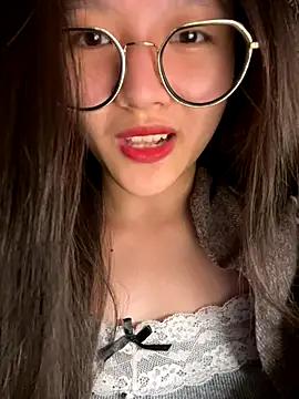 Snapshot of Krixxi22 chatting on November 2025 04:38:02 PM Krixxi22 online show from November 2025 04:38:02 PM