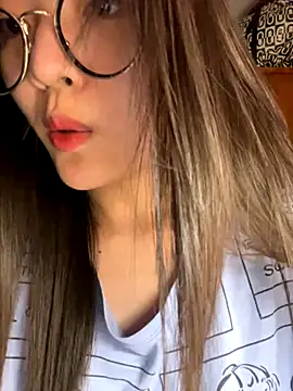 Snapshot of Krixxi22 chatting on November 2025 05:46:02 PM Krixxi22 online show from November 2025 05:46:02 PM